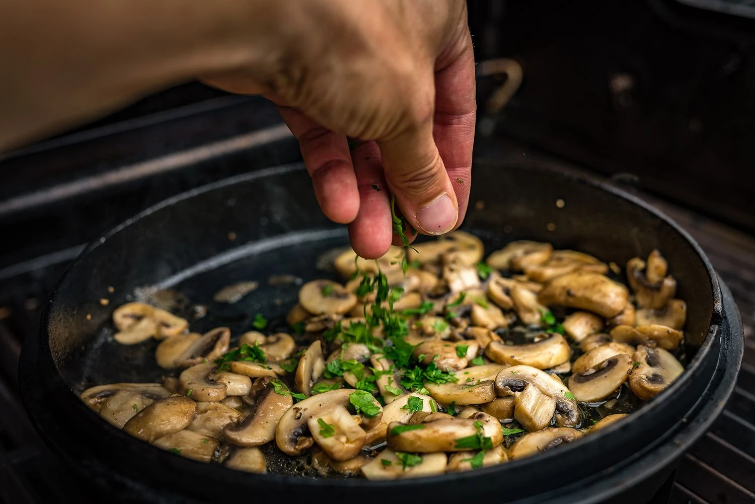 Grillfürst Dutch Oven Set BBQ Edition DO9 - X-Deal Inkl. Pflegepaste, Deckelheber Und Kochlöffel 18 Grillfürst Dutch Oven Set BBQ Edition DO9 - X-Deal Inkl. Pflegepaste, Deckelheber Und Kochlöffel – Bild 16