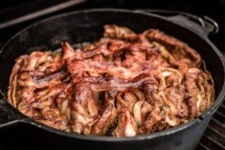 Grillfürst Dutch Oven Set BBQ Edition DO6 - X-DEAL Inkl. Tragetasche / Aufbewahrungstasche, Gusseisen Pflege Und Deckelheber -Grillen Und Rauchern GF Dutch Oven Schichtfleisch 3