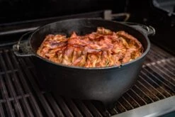 Grillfürst Dutch Oven Set BBQ Edition DO6 - X-DEAL Inkl. Tragetasche / Aufbewahrungstasche, Gusseisen Pflege Und Deckelheber -Grillen Und Rauchern GF Gasgrill Dutch Oven Schichtfleisch 3