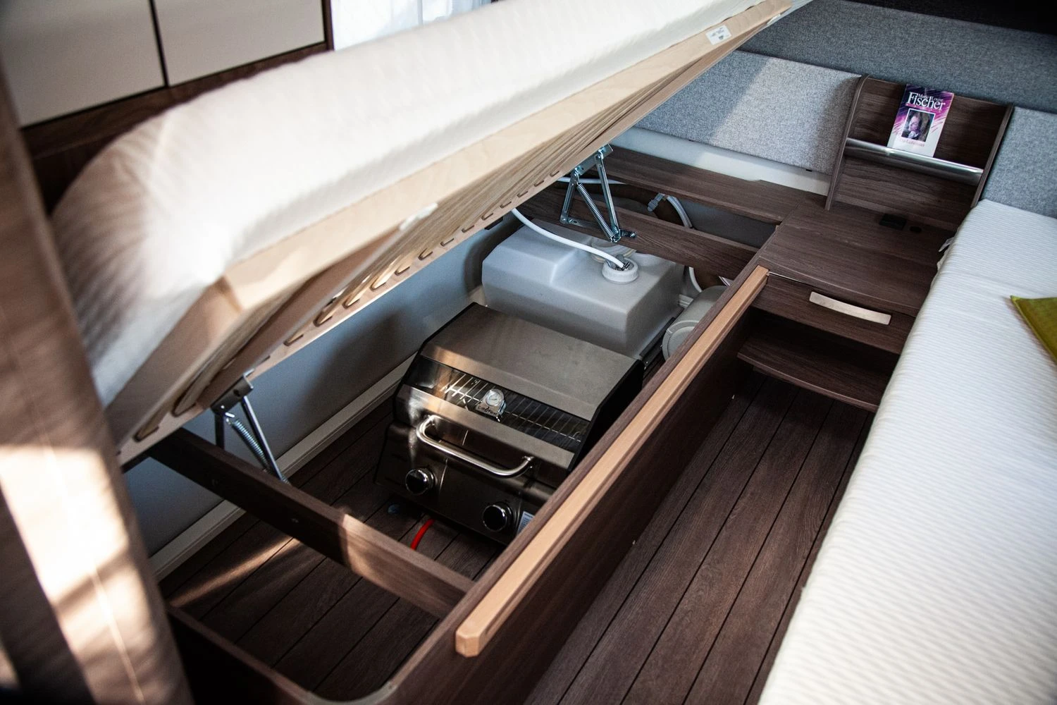 Grillfürst G201E 2-Brenner Gasgrill Portabel V2 - Wohnmobilgrill - 30mbar (EU-Gasgrill) 15 Grillfürst G201E 2-Brenner Gasgrill Portabel V2 - Wohnmobilgrill - 30mbar (EU-Gasgrill) – Bild 13