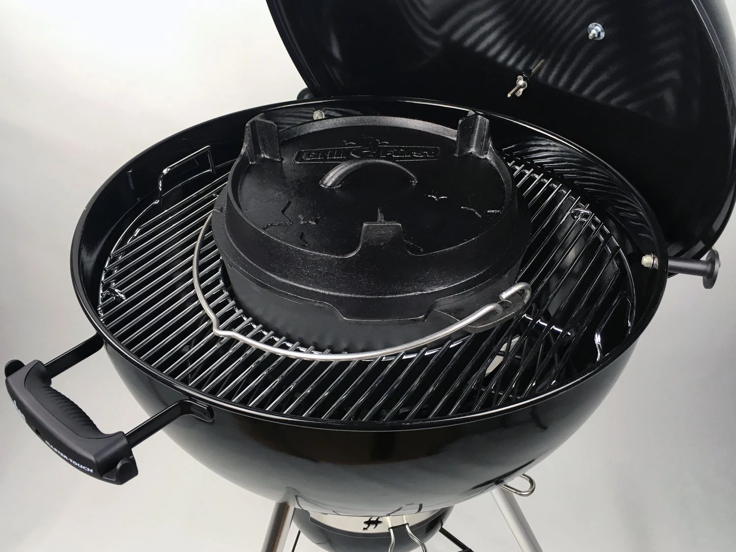 Grillfürst Dutch Oven Set BBQ Edition DO9 - X-Deal Inkl. Pflegepaste, Deckelheber Und Kochlöffel 9 Grillfürst Dutch Oven Set BBQ Edition DO9 - X-Deal Inkl. Pflegepaste, Deckelheber Und Kochlöffel – Bild 7