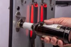 Grillfürst G750E Grill Control Edition 7-Brenner Doppelkammer - Gasgrill Mit Grill Control, Hochtemperaturbrenner, Seitenkocher, Heckbrenner Und Edelstahl Rosten -Grillen Und Rauchern Grillfuerst Gasgrill Premium G750E Flaschenoeffner