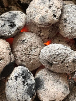 Grillfürst Grillbriketts 25kg -Grillen Und Rauchern Grillfuerst Grillbriketts angezuendet Glut