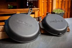 Grillfürst Gusseisenpfanne Mit 2 Griffen Ø 30 Cm Für Weber GBS -Grillen Und Rauchern Grillfuerst Pfannen Rueckseite 2 2 1