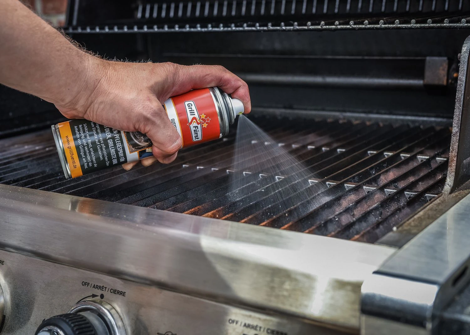 Grillfürst Reinigungsset Für Grillfürst Grillplatten Mit Spezial-Schaber, Gusseisen-Pflegespray Und Premium Messingbürste 10 Grillfürst Reinigungsset Für Grillfürst Grillplatten Mit Spezial-Schaber, Gusseisen-Pflegespray Und Premium Messingbürste – Bild 8