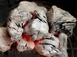 Grillfürst Steakhouse Kohle / Restaurant Holzkohle 5kg - Aus ökologisch Wertvoller Produktion - 100% Eindringerbusch Aus Namibia 15 Grillfürst Steakhouse Kohle / Restaurant Holzkohle 5kg - Aus ökologisch Wertvoller Produktion - 100% Eindringerbusch Aus Namibia -Grillen Und Rauchern Grillfuerst Steakhouse Kohle Glutbett 1