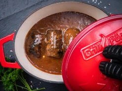 Grillfürst Dutch Oven Sternentöpfchen / Gusseisen Bräter - Emailliert - M - Rot -Grillen Und Rauchern Grillfuerst Sternentoepfchen M rot Rouladen