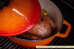 Grillfürst Dutch Oven Sternentöpfchen / Gusseisen Bräter - Emailliert - XL - Rot 15 Grillfürst Dutch Oven Sternentöpfchen / Gusseisen Bräter - Emailliert - XL - Rot -Grillen Und Rauchern Grillfuerst Sternentoepfchen XL Guss Beispiel