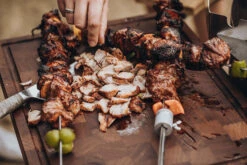 Grillen Und Rauchern -Grillen Und Rauchern Moesta Churrasco Spiesse anschneiden 10212