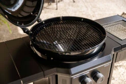 Outdoorchef Gas Kugelgrill Davos 570G Pro Mit Blazing Zone (Infrarotbrenner) & Abdeckhaube -Grillen Und Rauchern Outdoorchef Davos 570 G Pro Kugelgrill 2 Brenner