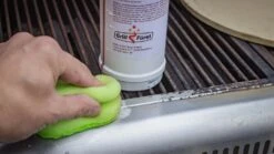 Grillfürst Reinigungsset Für Gussroste Mit Messing Grillbürste Inkl. Schaber, Grillreiniger Spezial Lösung Und Gusseisen Pflegespray -Grillen Und Rauchern grillfuerst reiniger 1